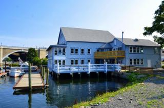 East Providence Waterfront Restaurant